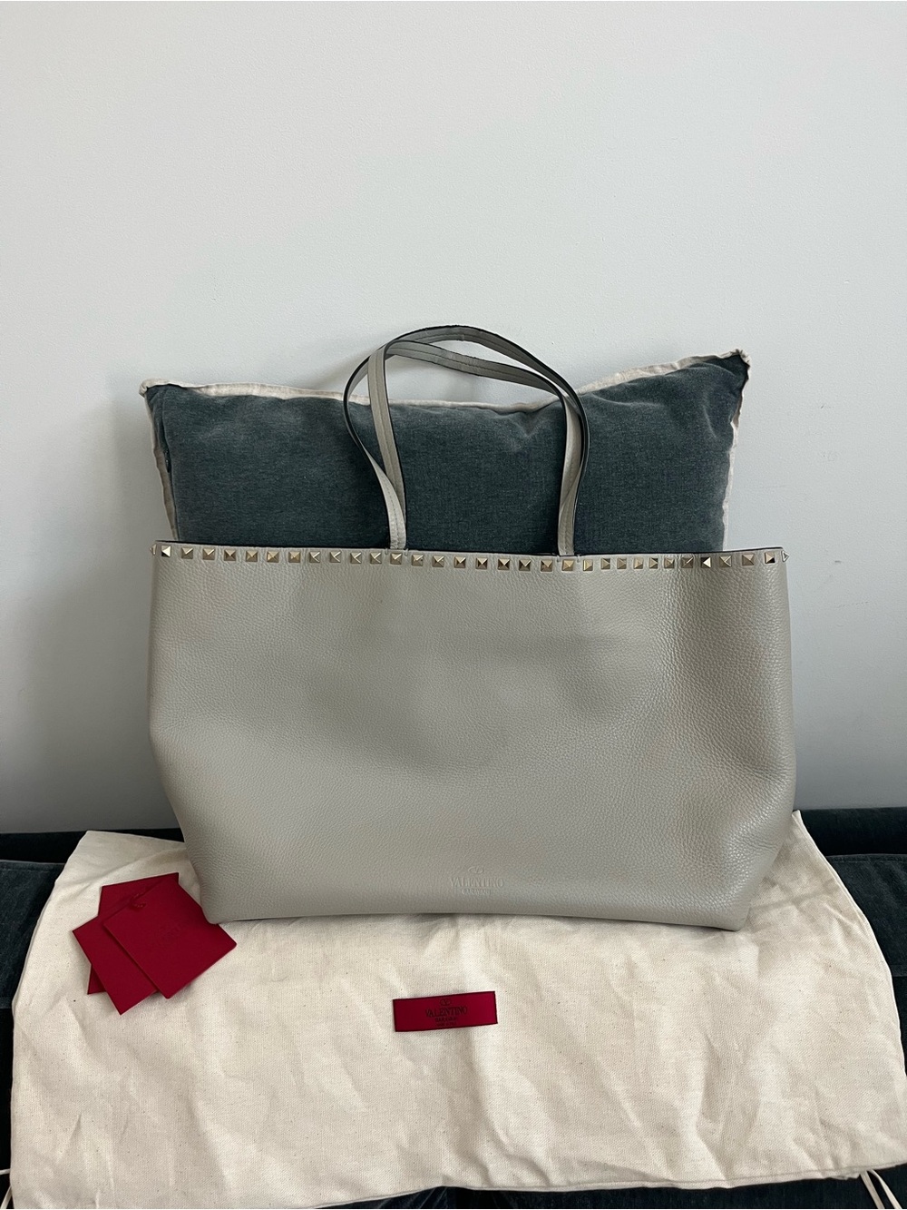 100% AUTH Valentino Light Gray Rockstud Leather Tote